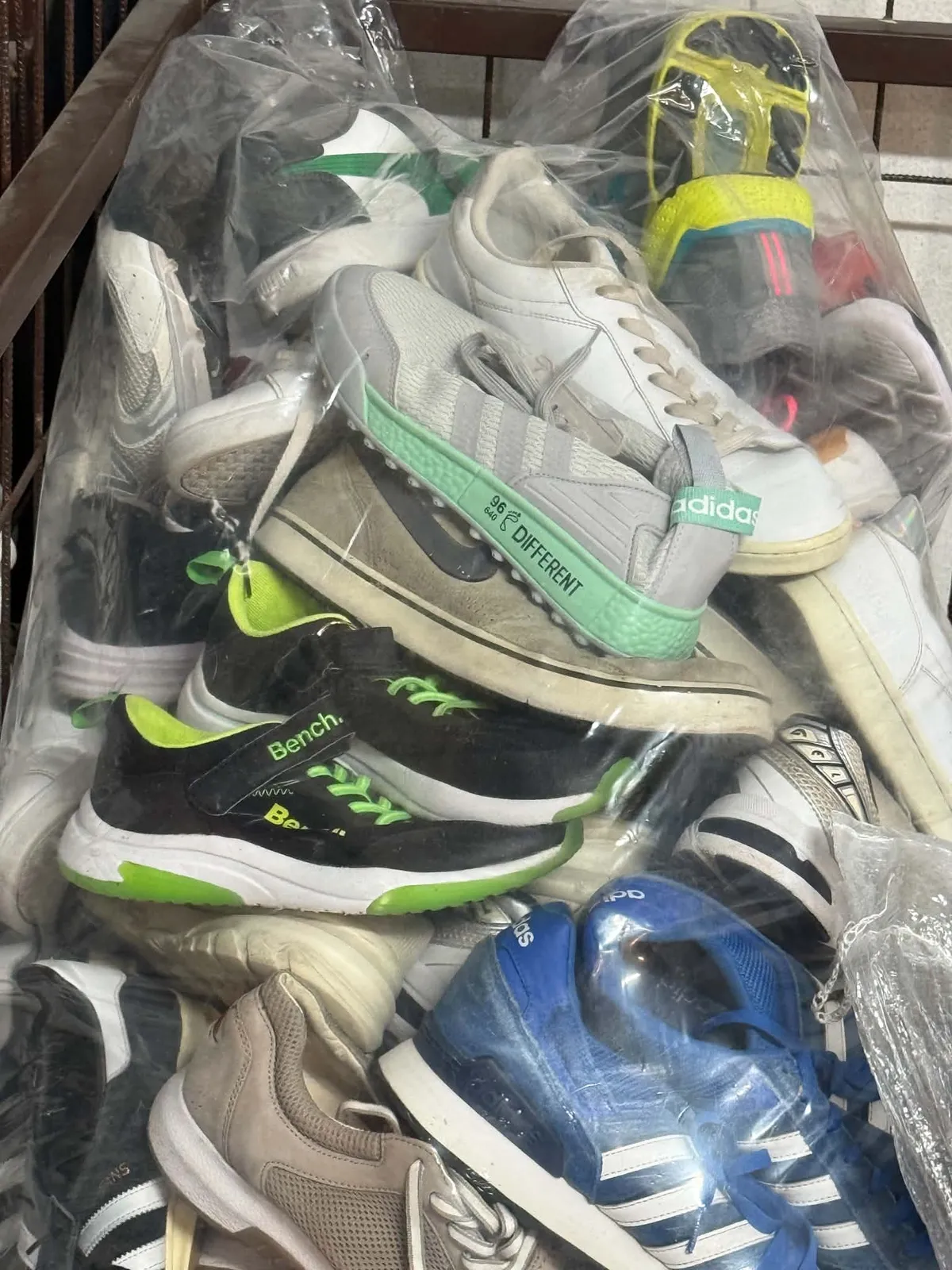 Felnőtt sport cipő Extra - Quality used clothing selection